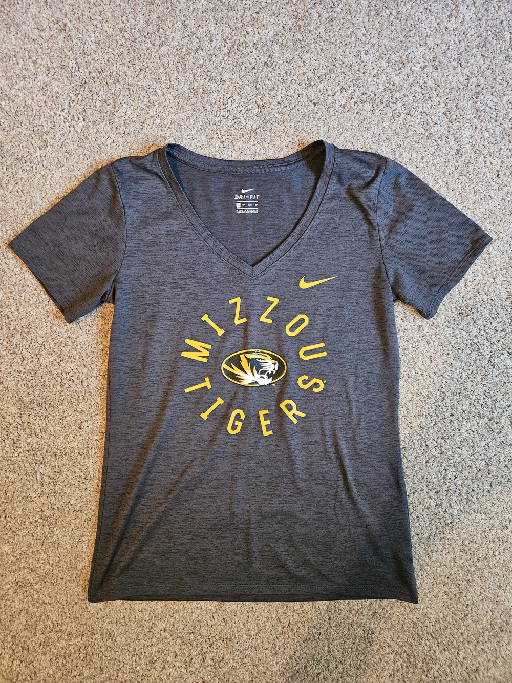 NWOTs Women's Nike Dri-Fit Mizzou Tigers Top